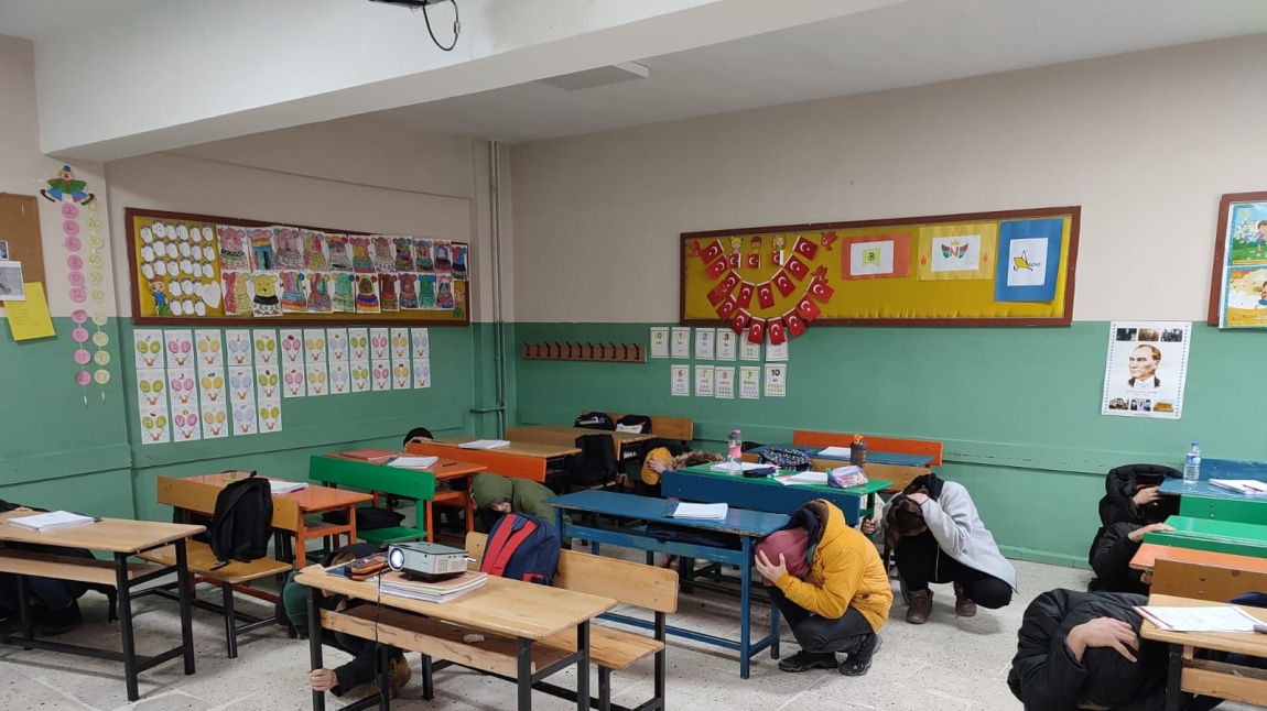Kulp Yatılı Bölge Ortaokulu Deprem Tatbikatı